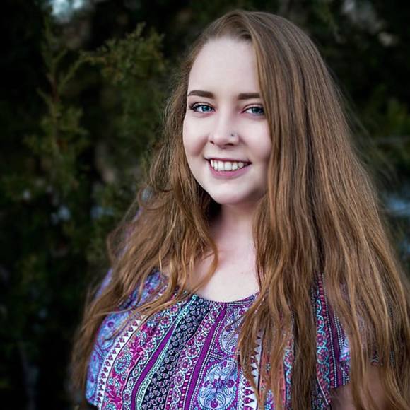 Meet your Posher, Hannah - Picture 1 of 1